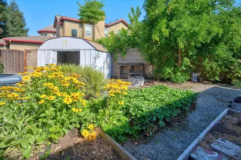 Exterior - 11 W Jordan Ave, Clovis, CA 93611 photo 15 of 17