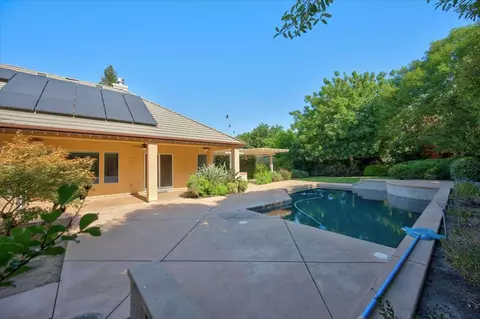 Exterior - 11 W Jordan Ave, Clovis, CA 93611 photo 10 of 17