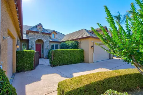 Exterior - 11 W Jordan Ave, Clovis, CA 93611 photo 2 of 17