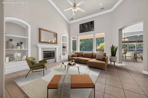 Living - 11 W Jordan Ave, Clovis, CA 93611 photo 4 of 18