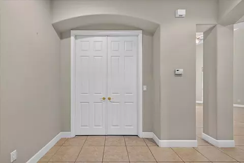 Entry Way - 11 W Jordan Ave, Clovis, CA 93611 photo 3 of 8