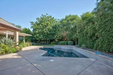 Exterior - 11 W Jordan Ave, Clovis, CA 93611 photo 6 of 17