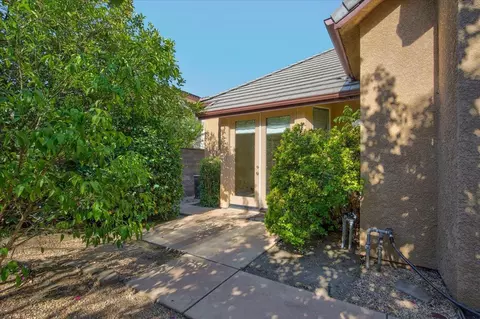 Exterior - 11 W Jordan Ave, Clovis, CA 93611 photo 7 of 17