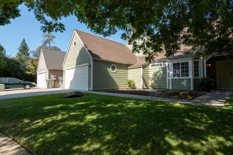 5427 N Aurora Ave, Fresno, CA 93722