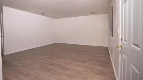Living - 429 E Valley St, Coalinga, CA 93210 photo 2 of 2