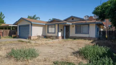 Exterior - 429 E Valley St, Coalinga, CA 93210 photo 1 of 5