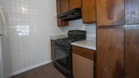 Kitchen - 429 E Valley St, Coalinga, CA 93210 photo 1 of 4