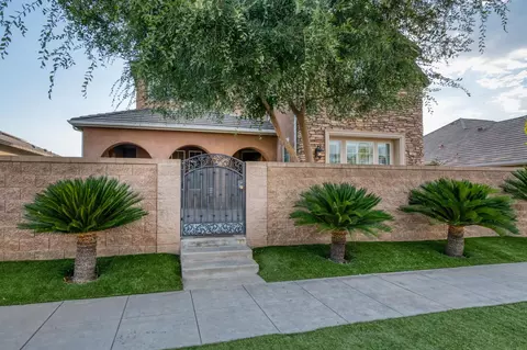 Exterior - 1802 N Kaweah Ave, Clovis, CA 93619 photo 17 of 25