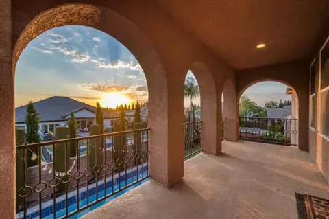 Exterior - 1802 N Kaweah Ave, Clovis, CA 93619 photo 14 of 25