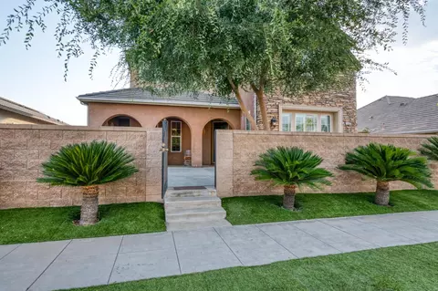 Exterior - 1802 N Kaweah Ave, Clovis, CA 93619 photo 18 of 25