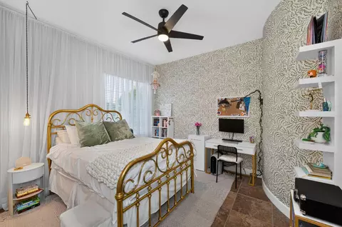 Bedroom - 1802 N Kaweah Ave, Clovis, CA 93619 photo 1 of 7