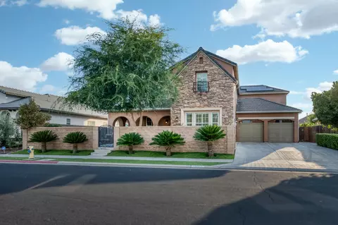 Exterior - 1802 N Kaweah Ave, Clovis, CA 93619 photo 16 of 25