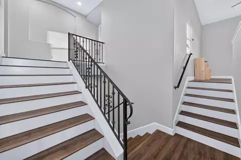 Entry Way - 1802 N Kaweah Ave, Clovis, CA 93619 photo 5 of 9