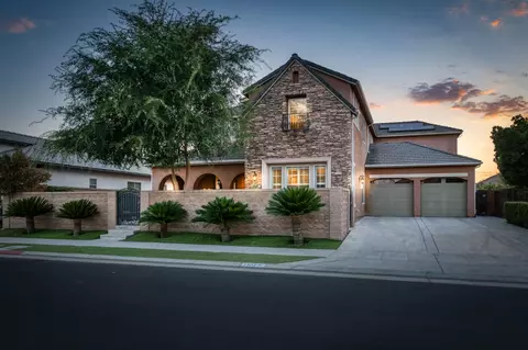 Exterior - 1802 N Kaweah Ave, Clovis, CA 93619 photo 3 of 25