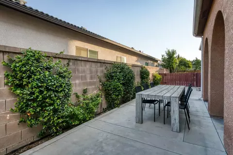 Exterior - 1802 N Kaweah Ave, Clovis, CA 93619 photo 21 of 25