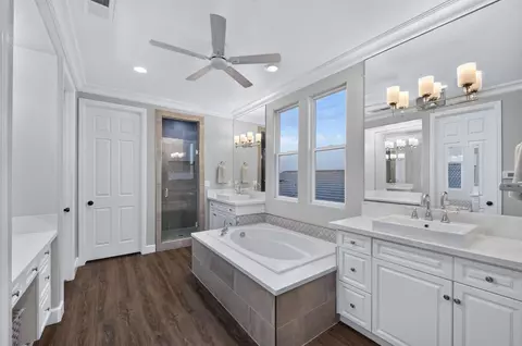 Bath - 1802 N Kaweah Ave, Clovis, CA 93619 photo 5 of 6