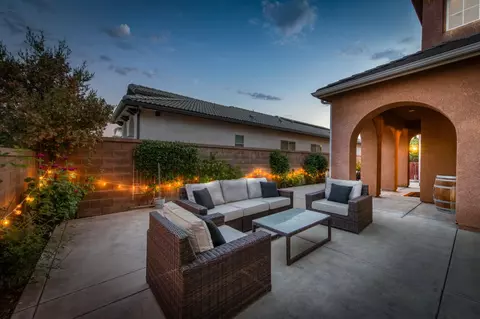 Exterior - 1802 N Kaweah Ave, Clovis, CA 93619 photo 6 of 25