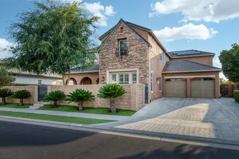 Exterior - 1802 N Kaweah Ave, Clovis, CA 93619 photo 15 of 25