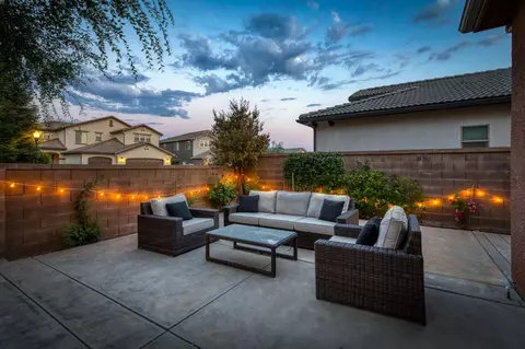 Exterior - 1802 N Kaweah Ave, Clovis, CA 93619 photo 7 of 25