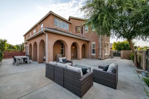 Exterior - 1802 N Kaweah Ave, Clovis, CA 93619 photo 20 of 25