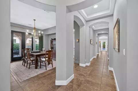 Entry Way - 1802 N Kaweah Ave, Clovis, CA 93619 photo 2 of 9