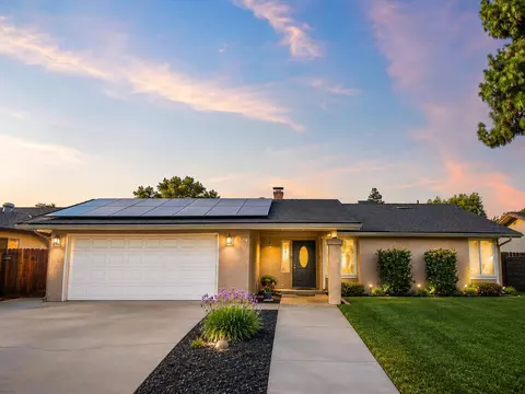 1715 Lincoln, Clovis, CA 93611
