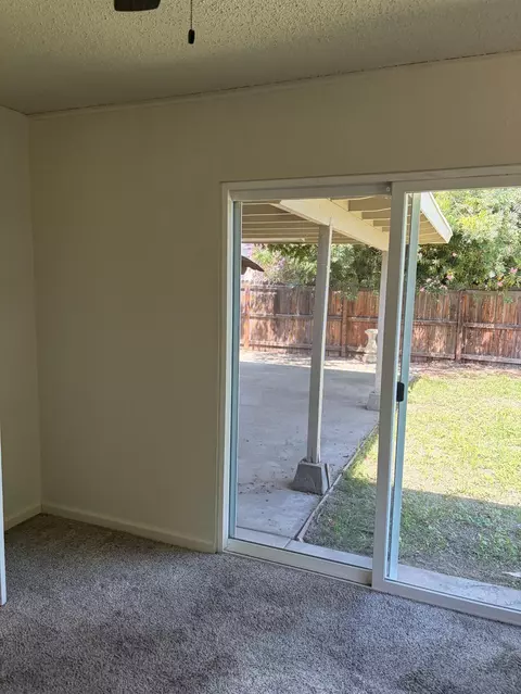 Bedroom - 822 W Alamos, Clovis, CA 93612 photo 3 of 7