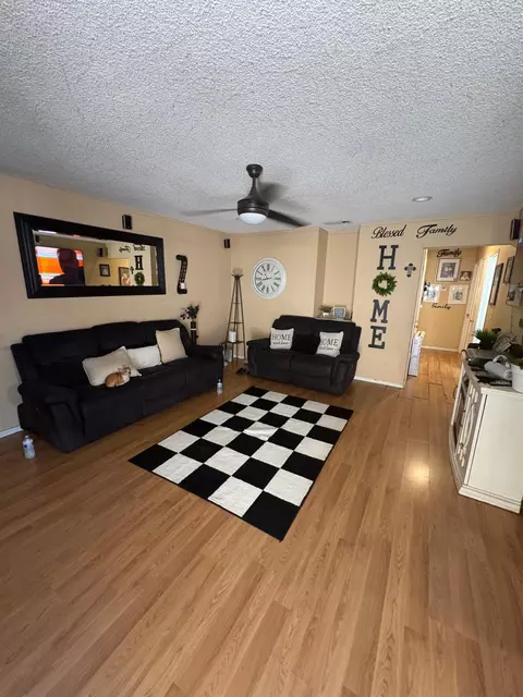 657 W Parlier Ave #116, Reedley, CA 93654