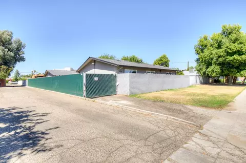 4563 E Sierra Madre Ave, Fresno, CA 93726