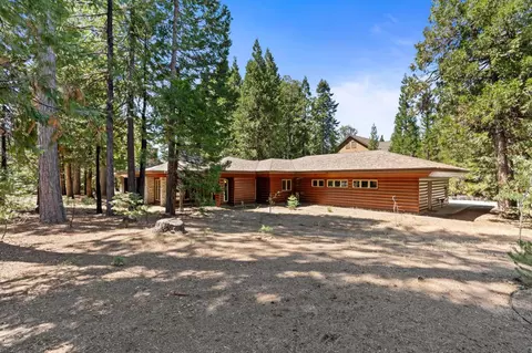 42478 Pinnacle Ln, Shaver Lake, CA 93664