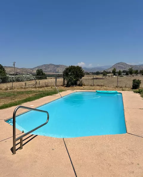 Exterior - 32644 Quail Ln, Yokuts Valley, CA 93675 photo 3 of 15