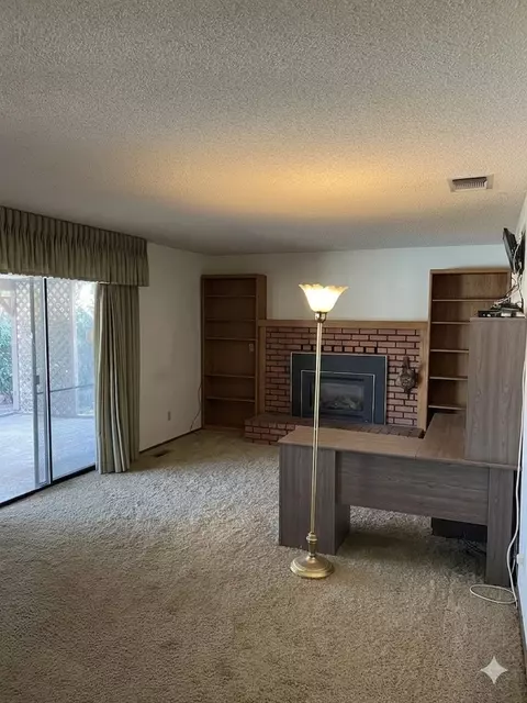 Living - 32644 Quail Ln, Yokuts Valley, CA 93675 photo 2 of 2