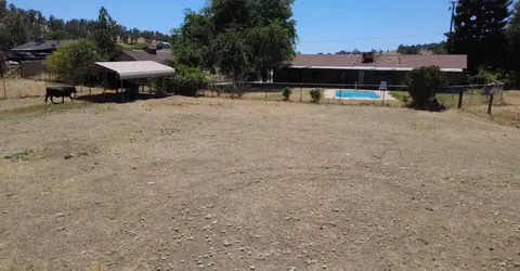 Exterior - 32644 Quail Ln, Yokuts Valley, CA 93675 photo 10 of 15
