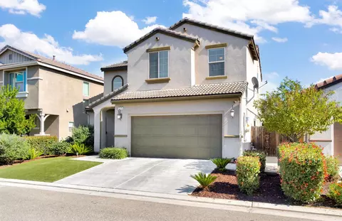 1579 Medellin Ln, Clovis, CA 93619 photo 2
