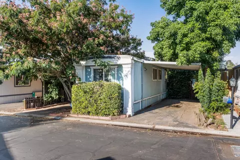 9360 N Blackstone #195, Fresno, CA 93720