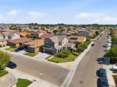 View/Area - 3408 Sussex Ave, Clovis, CA 93619 photo 5 of 8