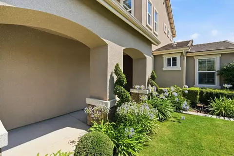 Exterior - 3408 Sussex Ave, Clovis, CA 93619 photo 5 of 11