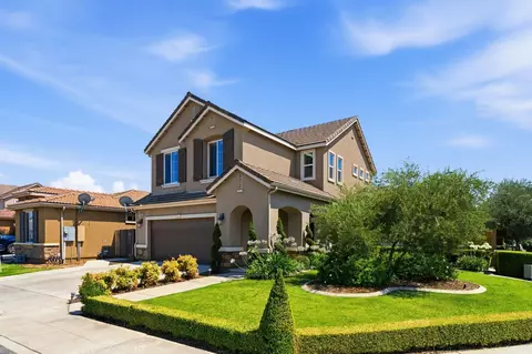 Exterior - 3408 Sussex Ave, Clovis, CA 93619 photo 2 of 11