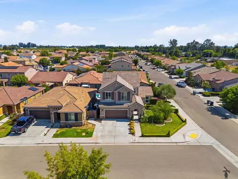 View/Area - 3408 Sussex Ave, Clovis, CA 93619 photo 4 of 8