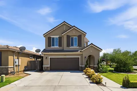 Exterior - 3408 Sussex Ave, Clovis, CA 93619 photo 4 of 11