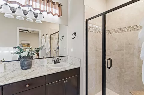 Bath - 2208 Mesa, Clovis, CA 93611 photo 2 of 3