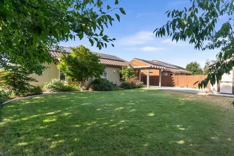 Exterior - 2208 Mesa, Clovis, CA 93611 photo 6 of 8