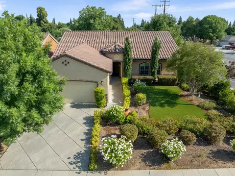 Exterior - 2208 Mesa, Clovis, CA 93611 photo 4 of 8