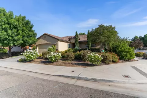 Exterior - 2208 Mesa, Clovis, CA 93611 photo 3 of 8