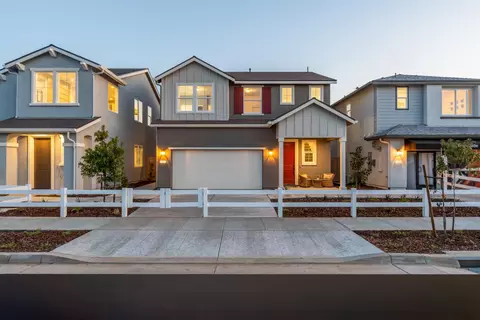 1433 W Payson Ave, Visalia, CA 93291