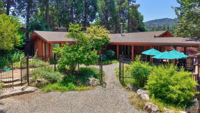 39670 Highview Dr, Oakhurst, CA 93644