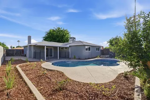 821 W Fairmont Ave, Clovis, CA 93612 photo 20