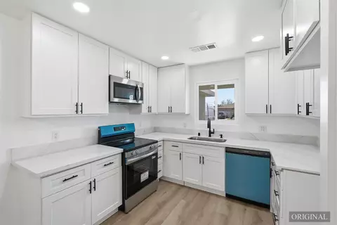 821 W Fairmont Ave, Clovis, CA 93612 photo 7