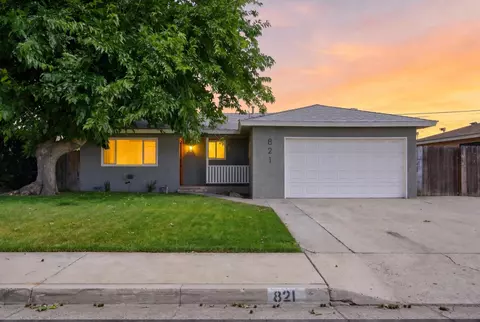 Exterior - 821 W Fairmont Ave, Clovis, CA 93612 photo 1 of 4