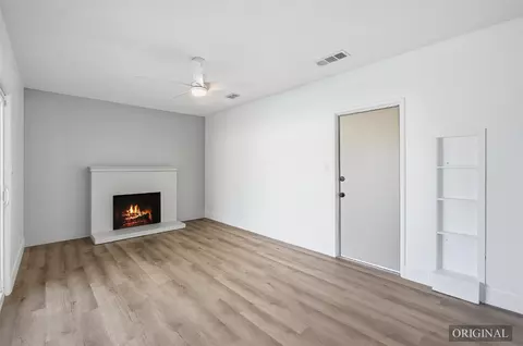 821 W Fairmont Ave, Clovis, CA 93612 photo 9